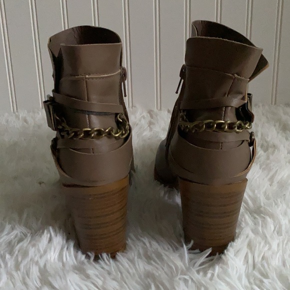 Womens mocca booties,  Size 7 - Picture 3 of 5